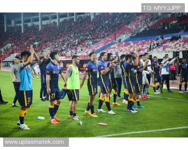 赛后分析:上海足球队与广州足球队球员个人能力对比探讨 赛后分析:上海足球队与广州足球队球员个人能力对比探讨