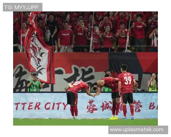 赛后分析:深圳足球队与成都足球队的战术配合与表现评估 赛后分析:深圳足球队与成都足球队的战术配合与表现评估