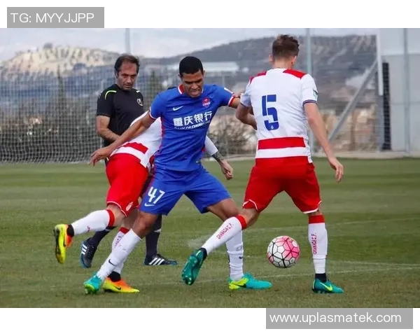 重庆足球队的灵活战术揭秘与球队发展历程分析