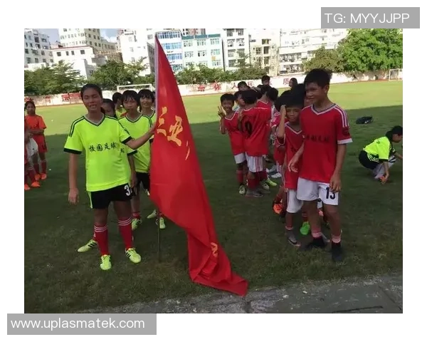 重庆羽毛球队逆袭之路联合会杯特别报道展现拼搏精神与团队力量 重庆羽毛球队逆袭之路联合会杯特别报道展现拼搏精神与团队力量