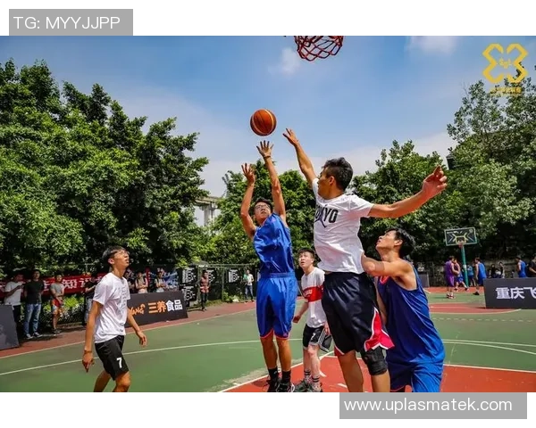 重庆足球队在城市联赛中的默契配合与战术执行分析 重庆足球队在城市联赛中的默契配合与战术执行分析