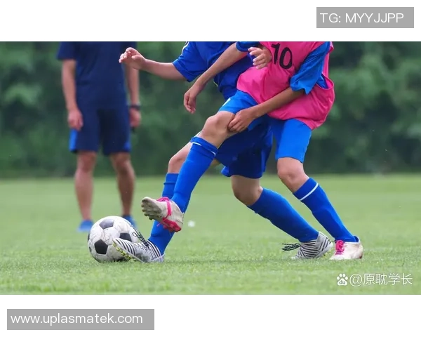 足球明星与音乐的完美结合让我们一起感受激情与梦想的旋律 足球明星与音乐的完美结合让我们一起感受激情与梦想的旋律