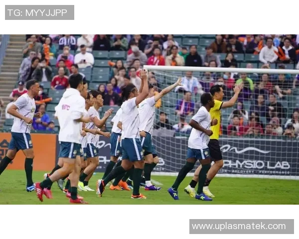 足球明星们的舞蹈挑战赛精彩瞬间大汇总，尽显球场外的风采与魅力